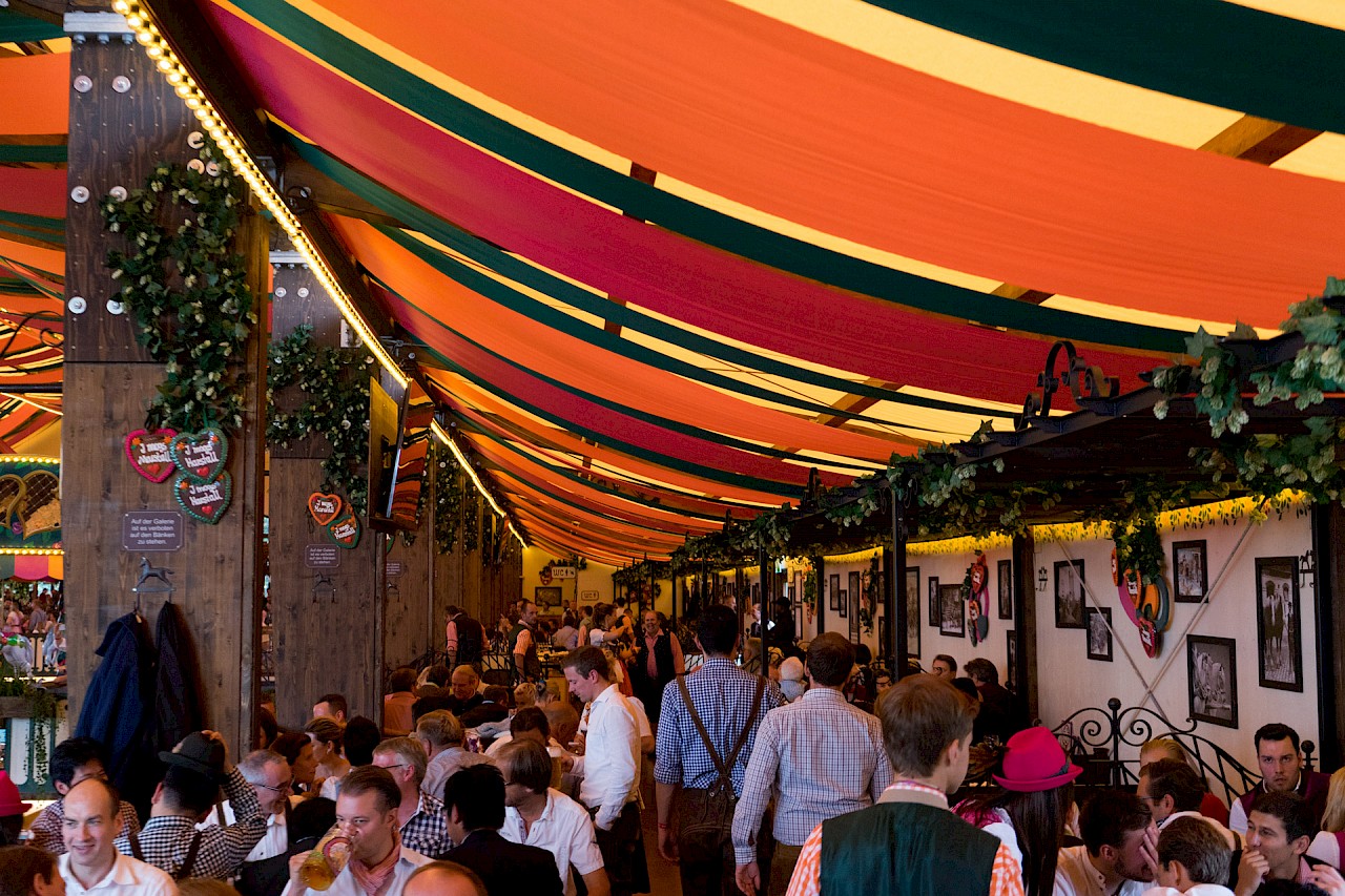 Marstall Festzelt Auf Dem M Nchner Oktoberfest