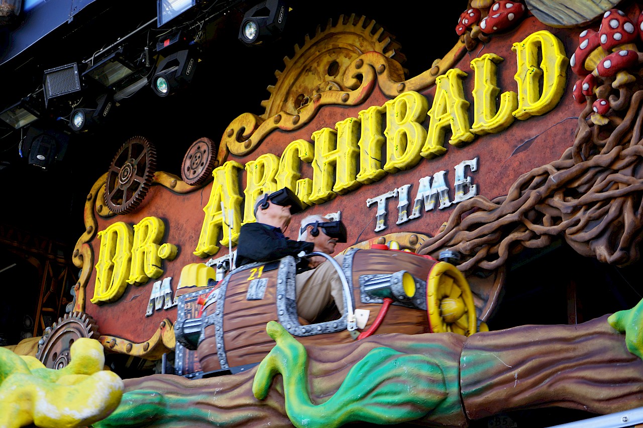 Dr. Archibald VRFahrgeschäft auf dem Oktoberfest